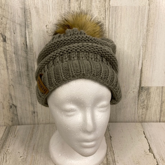 2-in-1 beanie with removable pompom main image 7